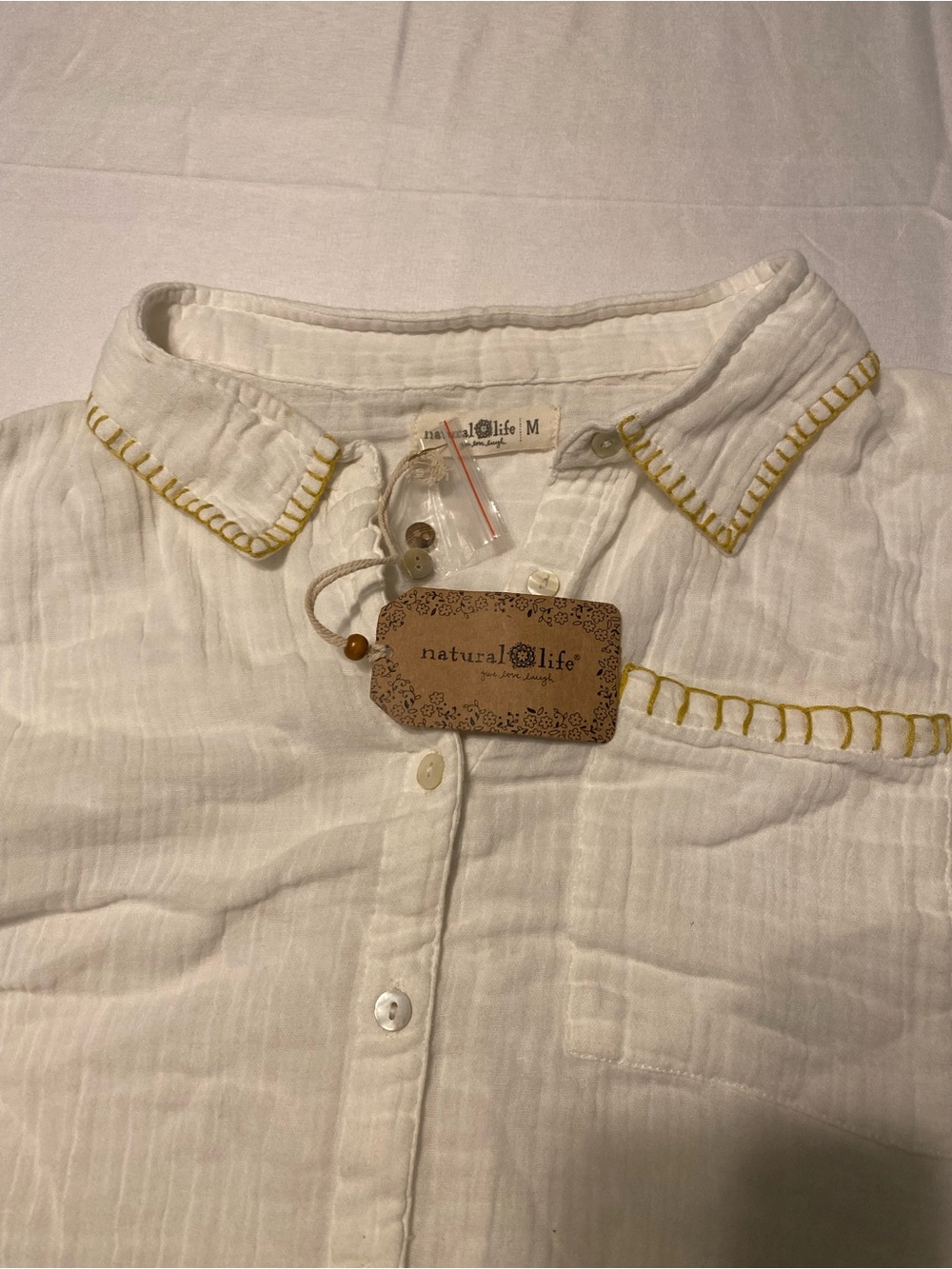 NWT NATURAL LIFE White Button-Front Tie Hem Shirt with Yellow Trim - Picture 3 of 6